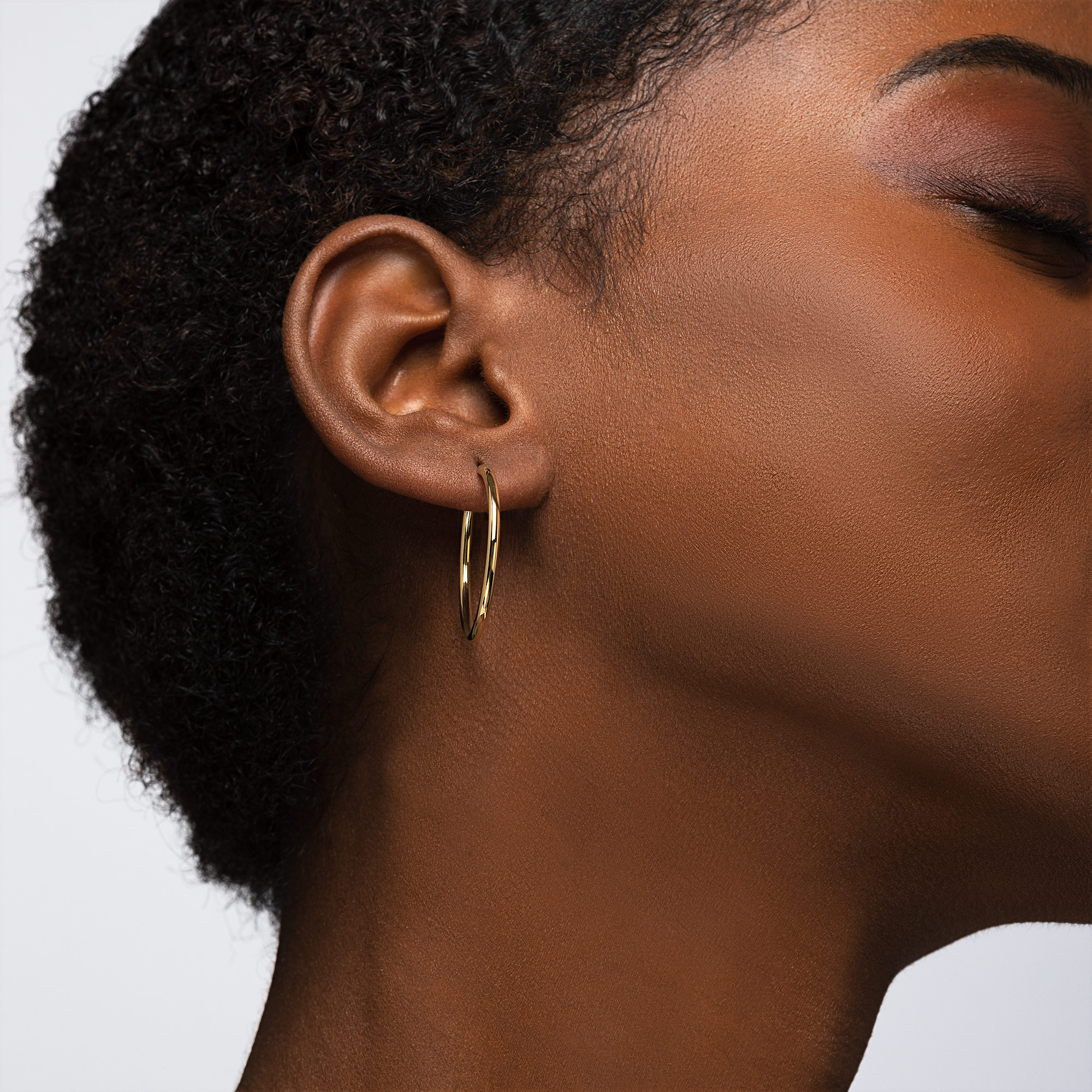 10k Gold Hoop Earrings Women’s 47mm Brushed accents - Arracadas en oro
